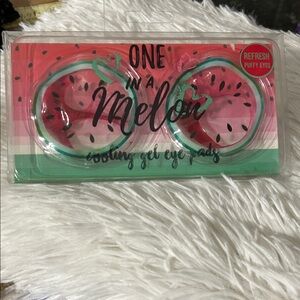 One in a Melon Cooling Gel Eye Pads - Pink and Green